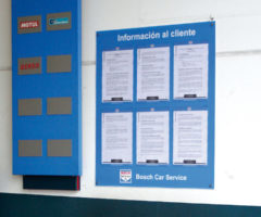 Kundenspezifische Informationspunkt mit 6 A4 Vertikale PosterFix® - Bosch Kundenspezifische Informationspunkt mit 6 A4 Vertikale PosterFix® - Bosch