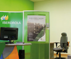 Kundenspezifische 70x100cm Vertikale PosterFix® - Iberdrola