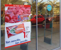 Kundenspezifische 50x70cm Vertikale PosterFix® für Supermarkt