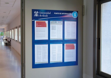 Kundenspezifische PosterFix® Informationspunkt- Universidad de Alcalá